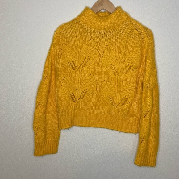 Urban Outfitters Yellow Tulip Knit Turtleneck Chunky Sweater Size Medium - Picture 3 of 7